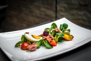 Niçoise salad with tuna