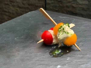 Caprese-Spieß – Kirschtomate und Mozzarella
