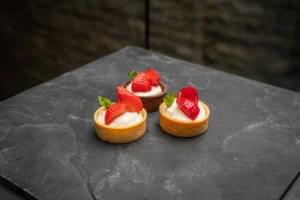 Mini-Tartelettes mit Mascarpone und Obst